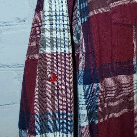 Red, blue and white flannel shirt - Picture 9 of 12